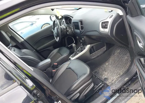 2020 Jeep Compass Latitude 4X4 from USA, damaged, VIN 3C4NJDBBXLT256632